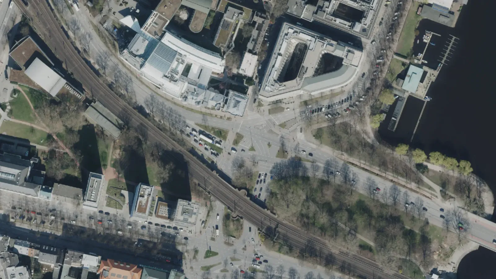 Aerial view of Alsterufer x Alsterglacis  in 2020