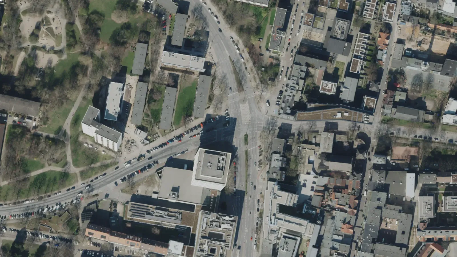 Aerial view of Louise-Schroeder-Straße in 2020