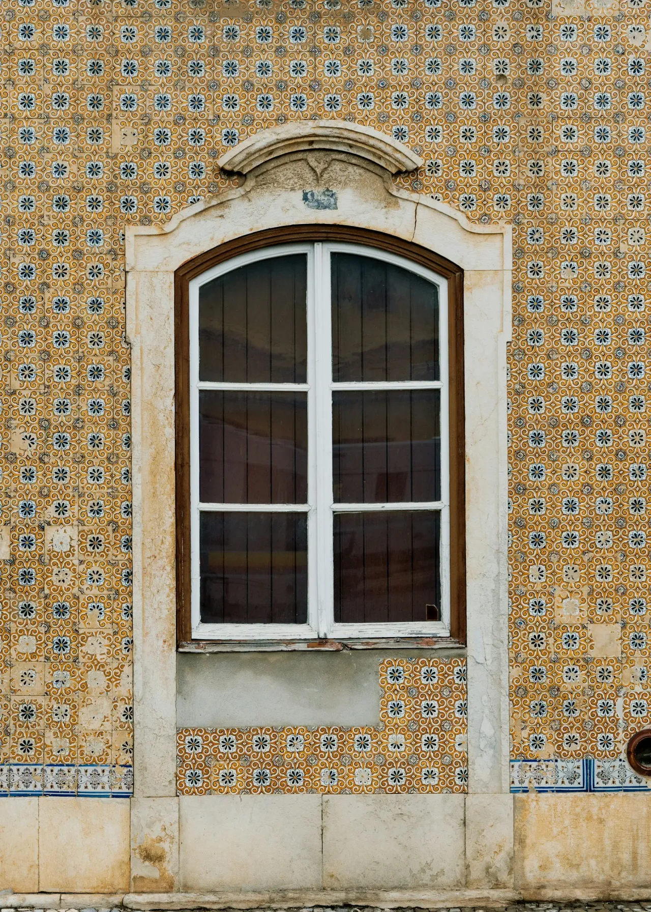 Exploring the Stories Hidden Within Everyday Architecture