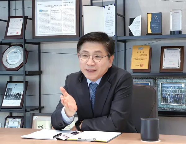 "검사의 눈으로 기업을 지킨다" 26년 특수통이 '스타트업 로펌'으로 판을 바꾸다, 법무법인 로백스 김기동 대표변호사 인터뷰
