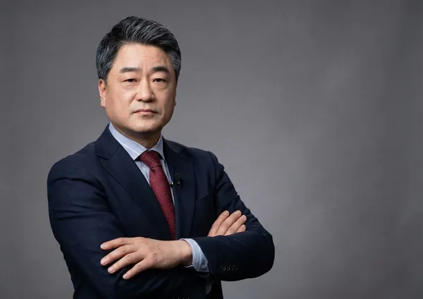 “정치와 기술 사이, 신뢰의 프로토콜을 설계하다 : 김형주가 그리는 ‘스테이블코인’과 디지털 금융의 미래”