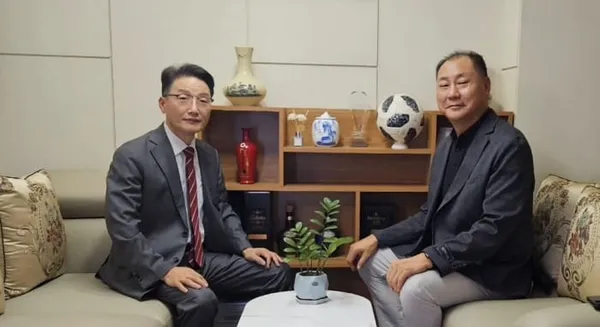 [CEO 스페셜] 베트남 경제의 문을 여는 ‘보이지 않는 손’, 이현석 하노이 한상 회장의 신뢰의 미학