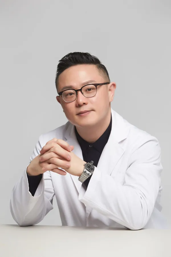 유태웅, 김지선, 우지원, 김창렬등이 속한 "굿데이 연예인 골프단", 경희에스아이(SI)한의원 박성운 대표원장 공식 팀닥터 위촉 영예