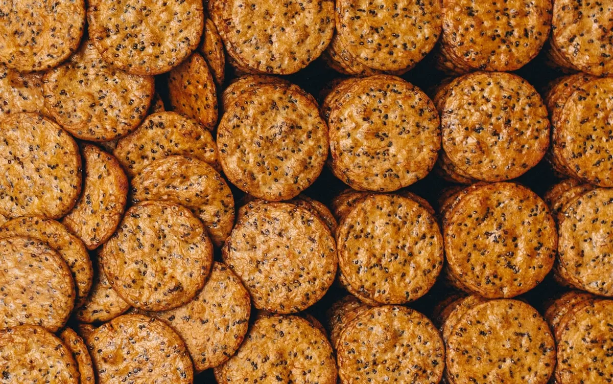 A tray filled with cookies.