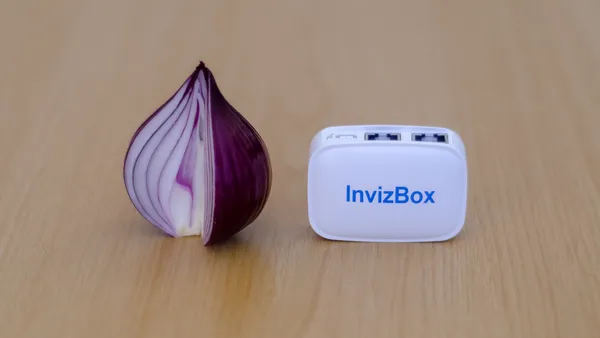A quarter-cut red onion (like the Tor logo) next to a small white device labeled “Invizbox”.