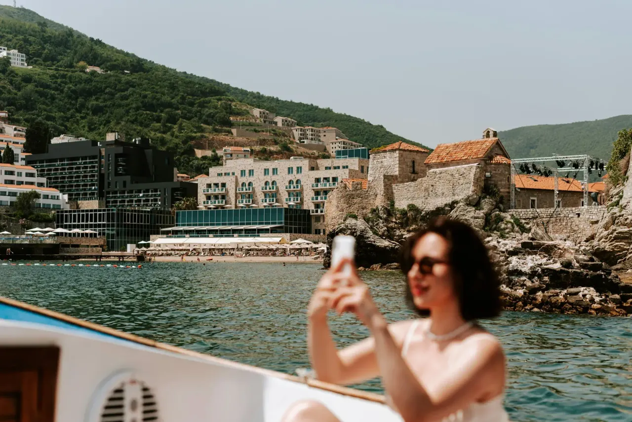 Finding New Perspectives by the Water