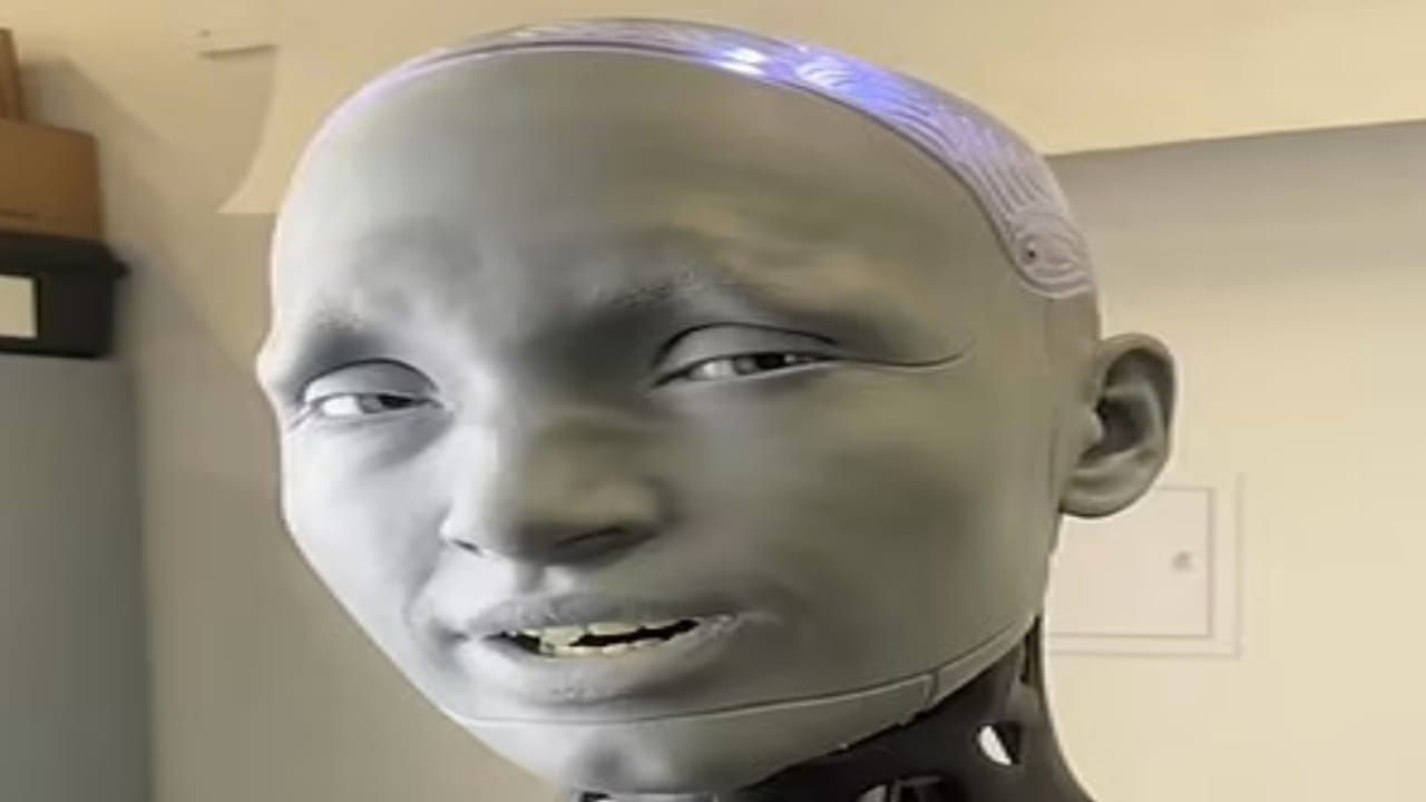 World’s most advanced humanoid robot reveals what she DREAMS about