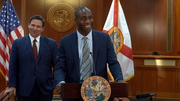 Florida's Surgeon General calls for a halt to ALL COVID mRNA experimental gene modification injections. Bravo, Dr Joseph Ladapo!