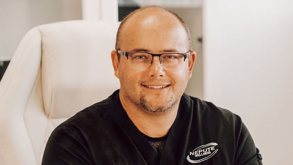 Chiropractor faces a $500 BILLION US fine for advising people to take zinc and Vitamin D during Scamdemic