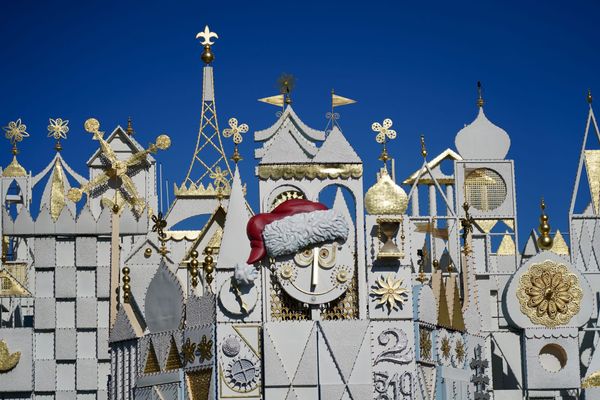 Image of: To Still Carry an Actual Camera