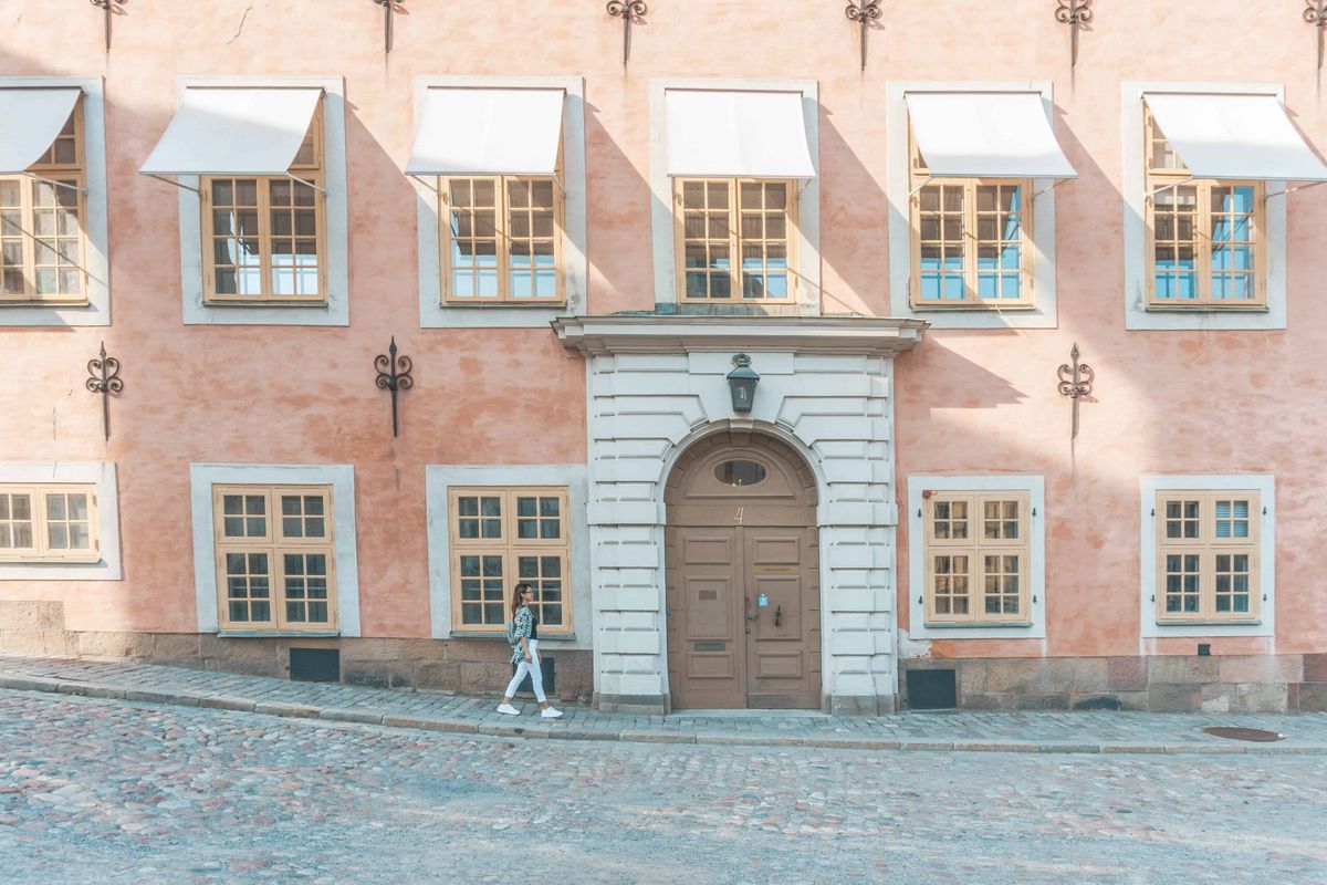 13 Unexpected Advantages of Living Abroad