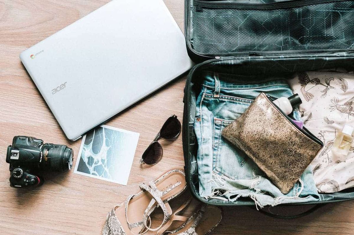 Moving Abroad Packing List: 39+ Essential Items to Prevent Hassles