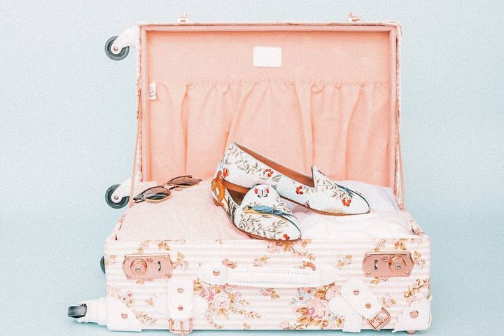 moving-abroad-checklist-featured-image