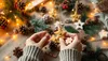 Fabrication des décorations de Noël faites maison avec des pâtes peintes et des pommes de pin