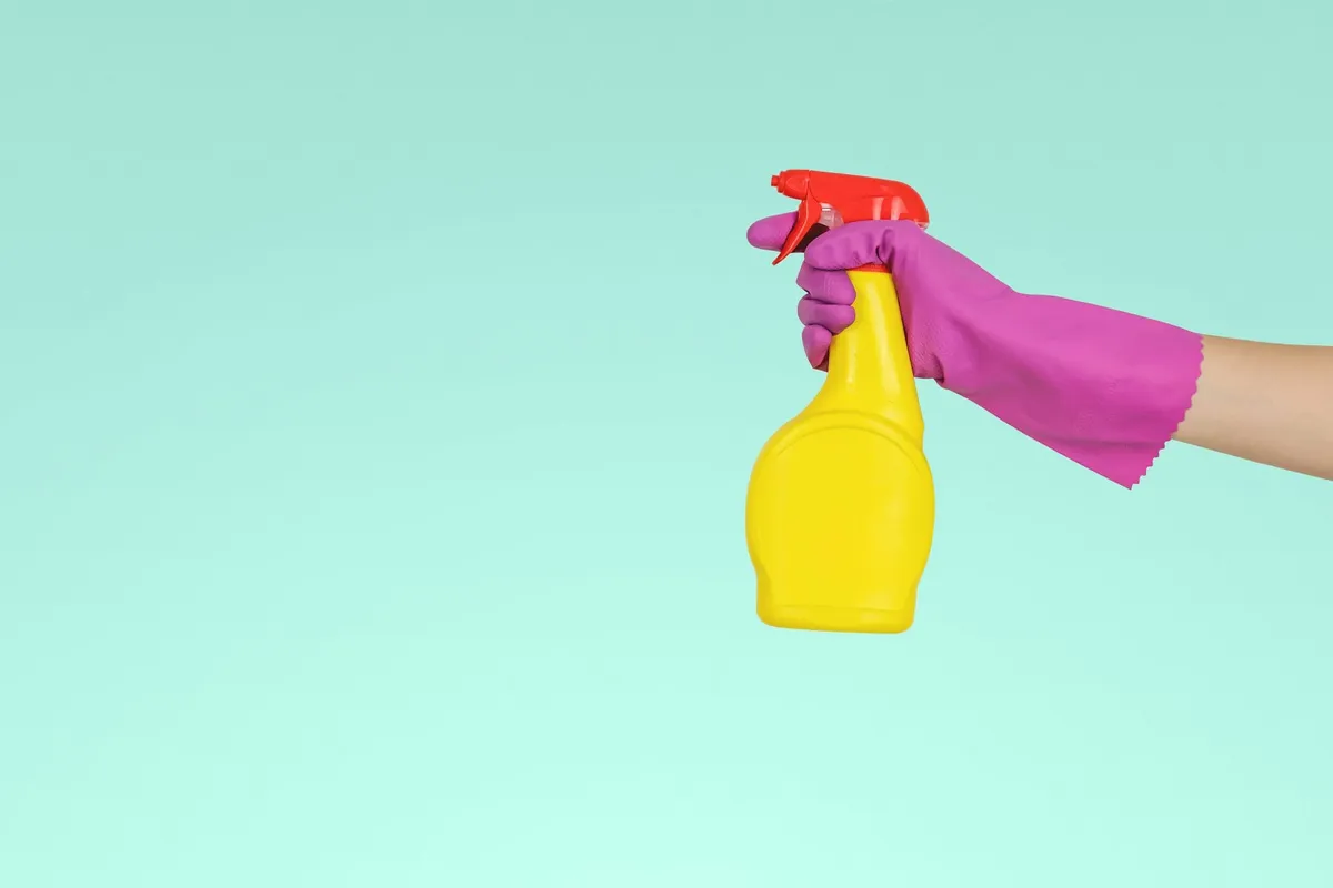 Les Meilleures Astuces pour Éliminer les Tâches de Silicone
