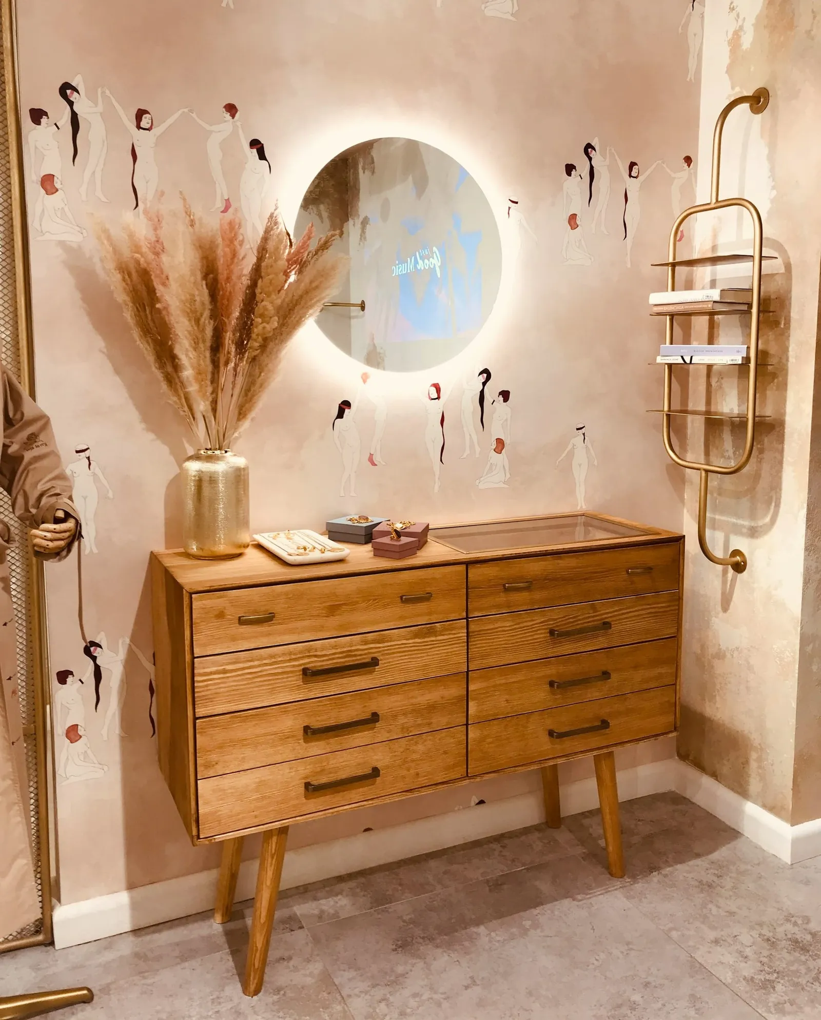 Quel revêtement mural choisir pour un dressing ?
