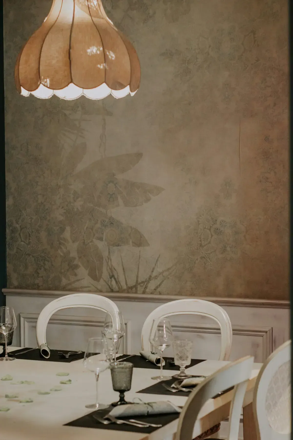 Quel revêtement mural choisir pour une salle à manger ? Idées et conseils Image de l’article