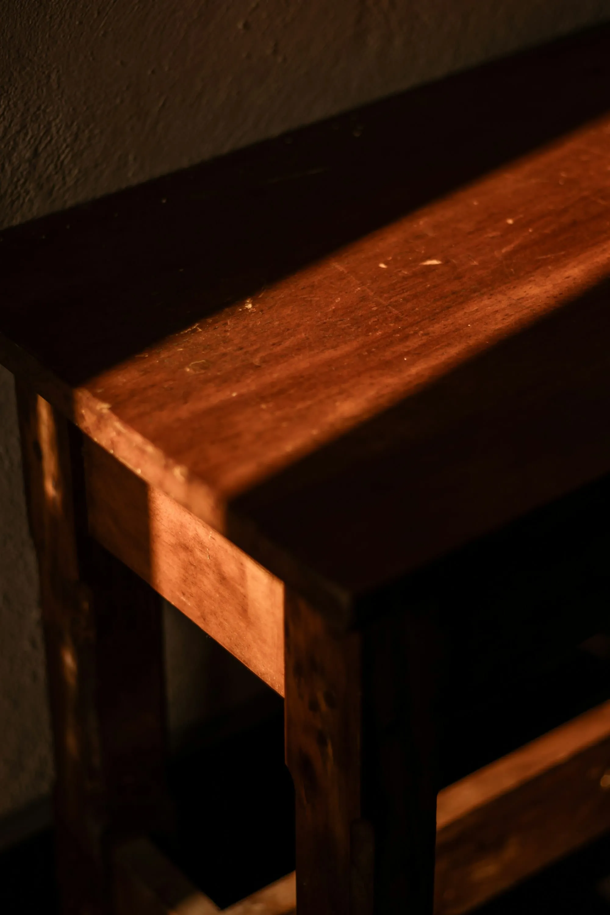 Les astuces pour démonter un meuble en bois sans l'abîmer Image de l’article