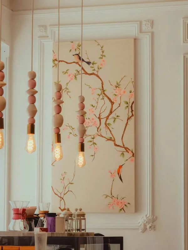 Quelle couleur choisir pour agrandir visuellement un salon ?