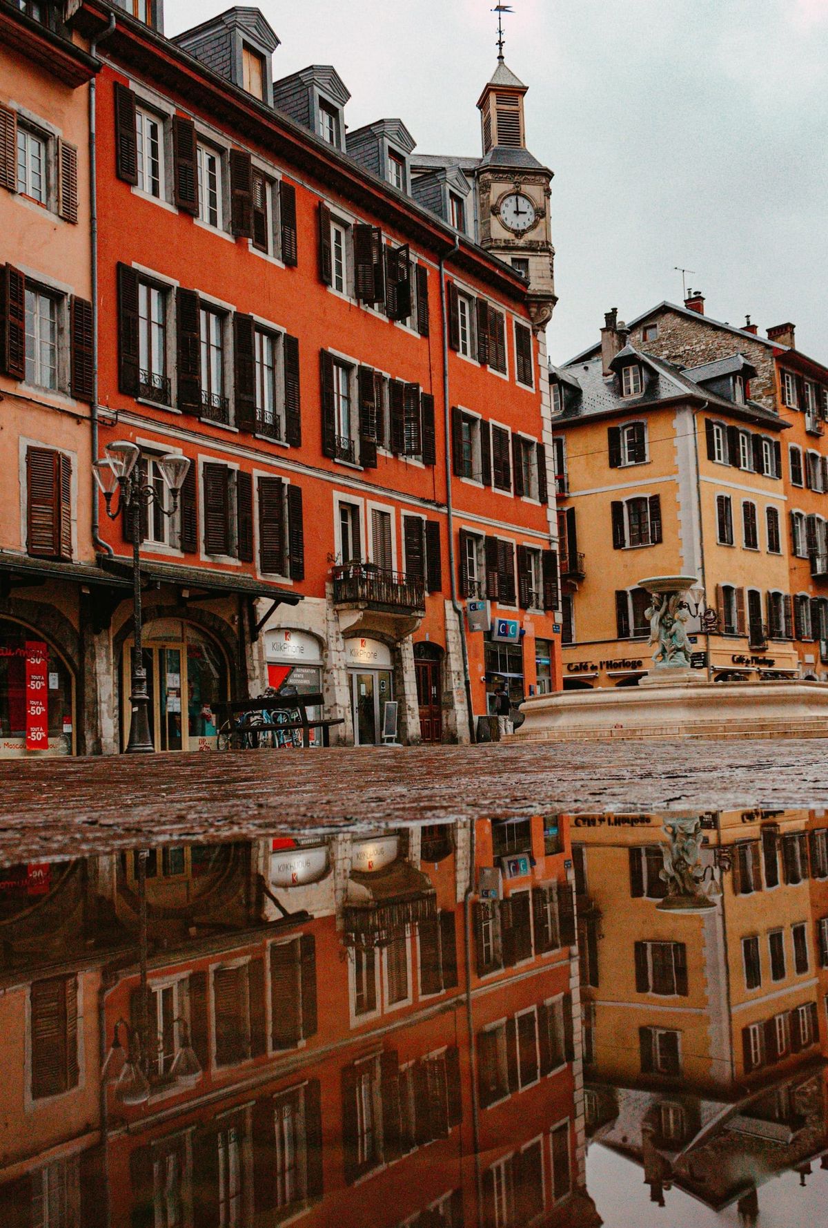 Place Saint-Léger, Chambéry nichée au coeur des Alpes Françaises