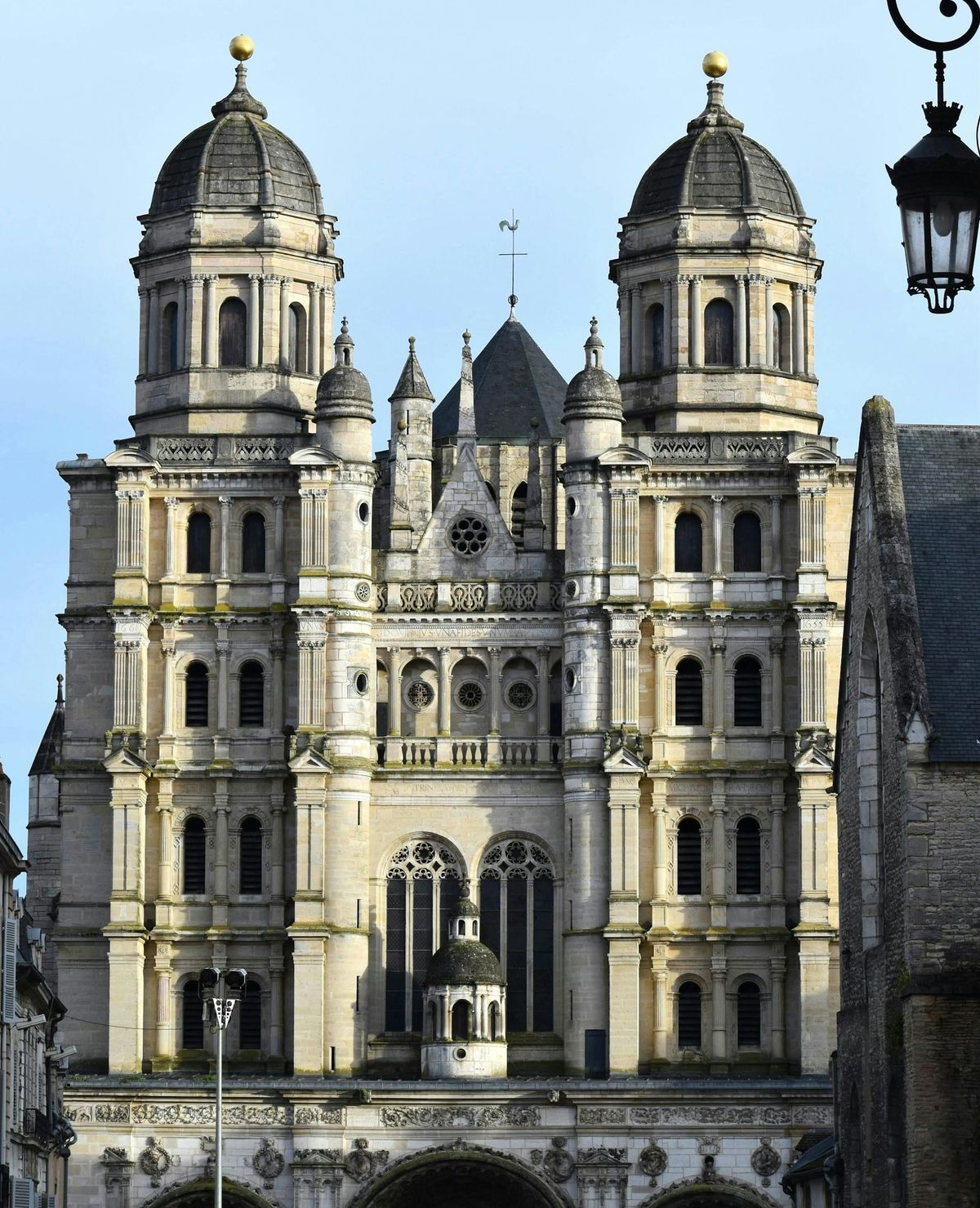 Dijon, ville de Bourgogne Franche-Comté avec son histoire, sa culture et sa nature