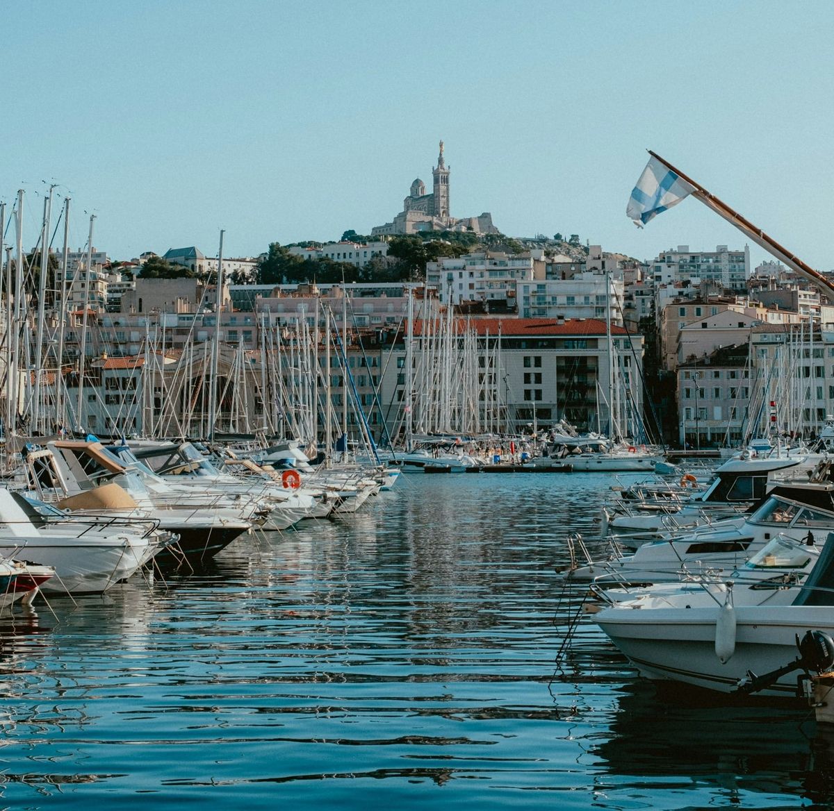 Marseille ville méditerranéenne incontournables avec multiples activités 