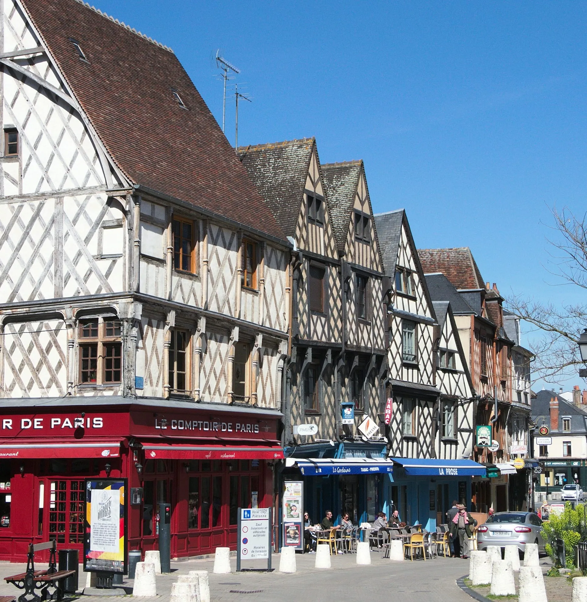 Bourges, ville d'art et d'histoire située en région Centre-Val de Loire 