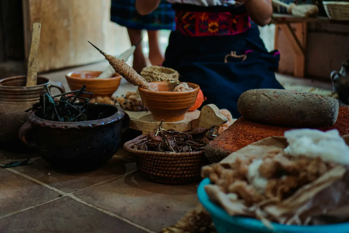 Que manger au Guatemala ? 10 spécialités à goûter (pepian, tamales, street food…)