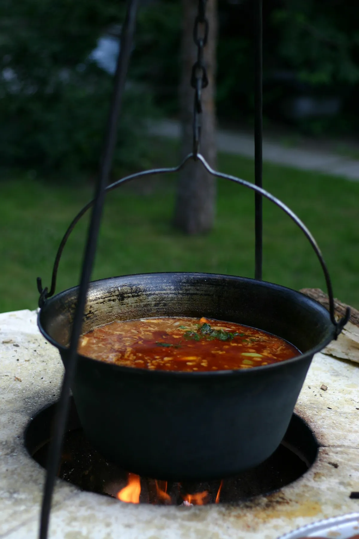 Que manger en Hongrie ? 10 spécialités à goûter (goulash, langos, paprika…) Image mise en avant de l’article