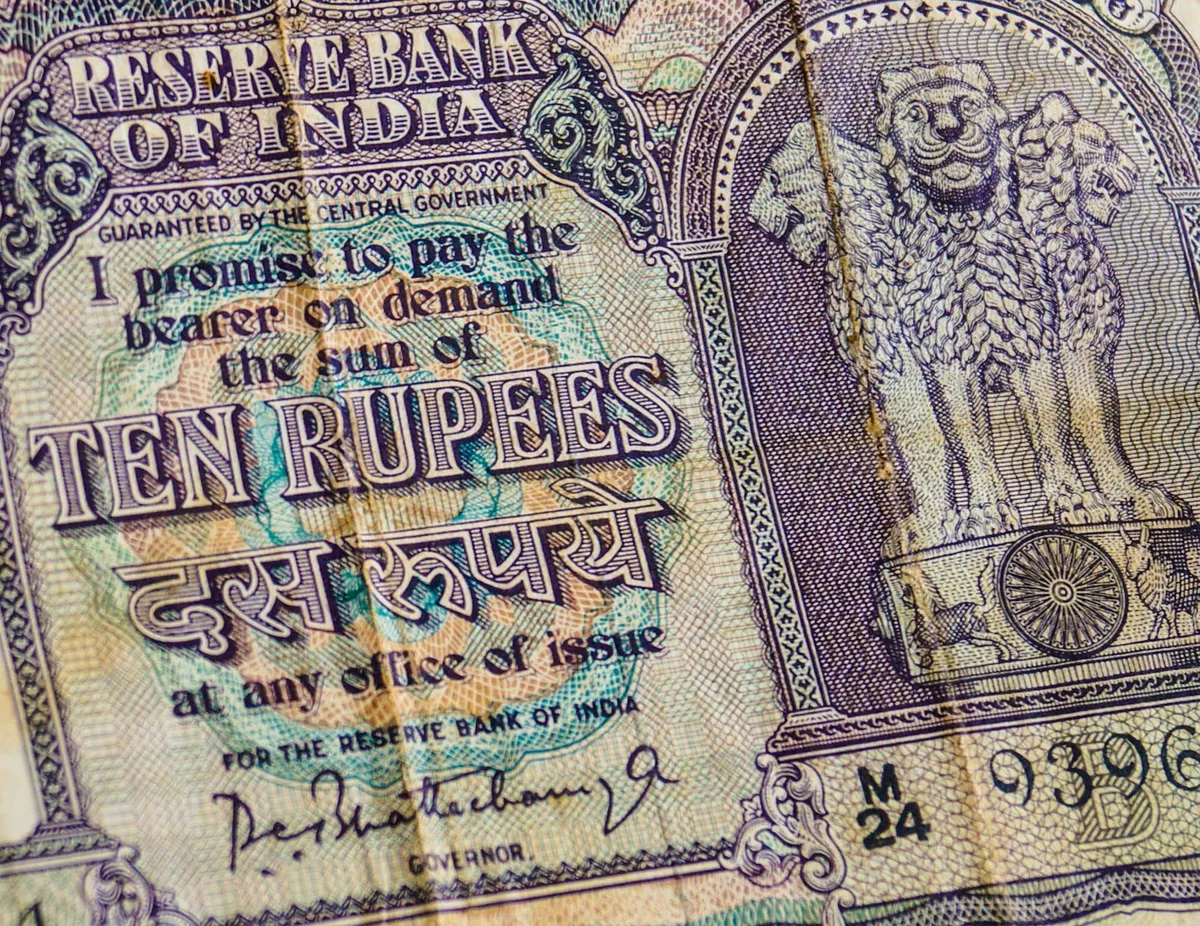 Monnaie en Inde 2026 : INR, change, cartes, retraits