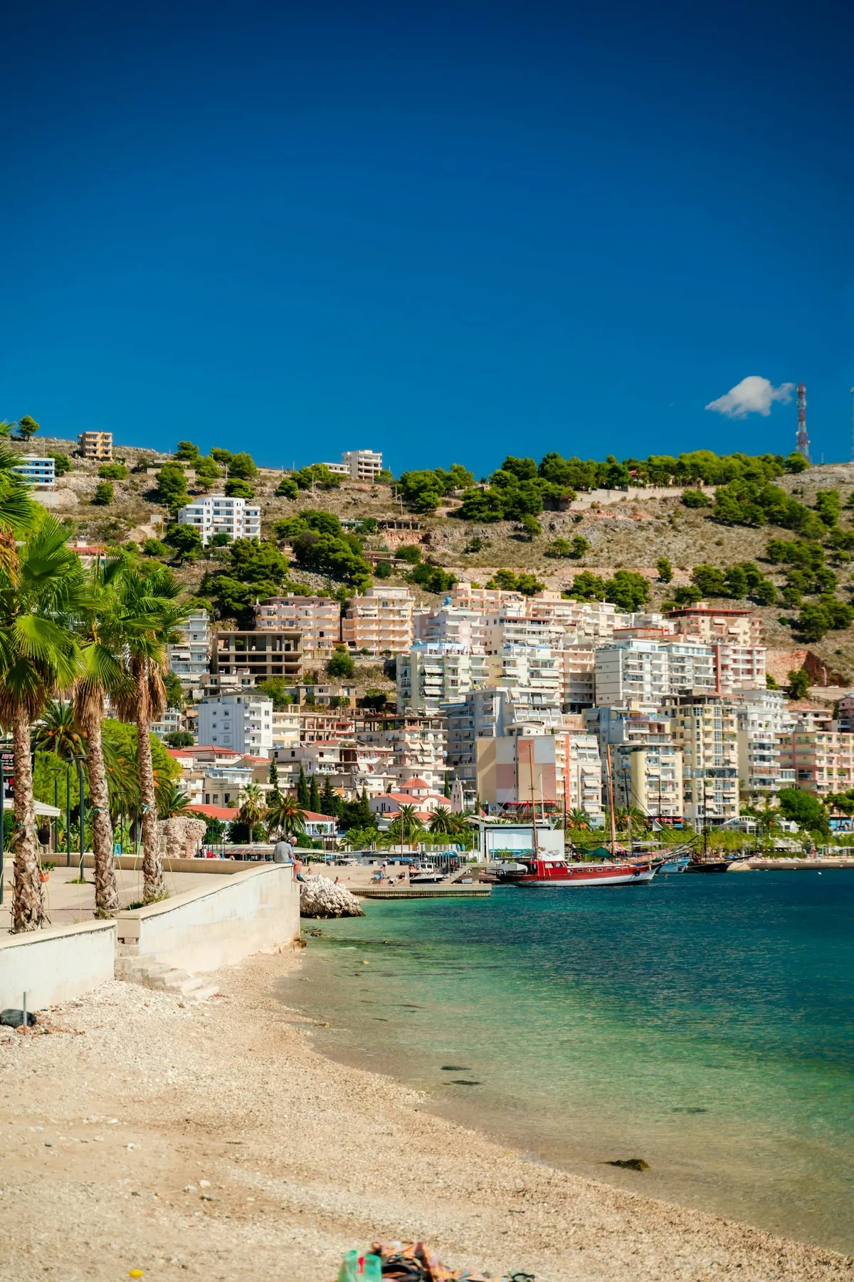Où dormir en Albanie : meilleures zones (plage, montagne, villes) + erreurs à éviter