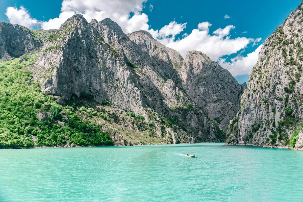 Quand partir en Albanie ? Climat, météo, saisons… le meilleur mois selon ton trip