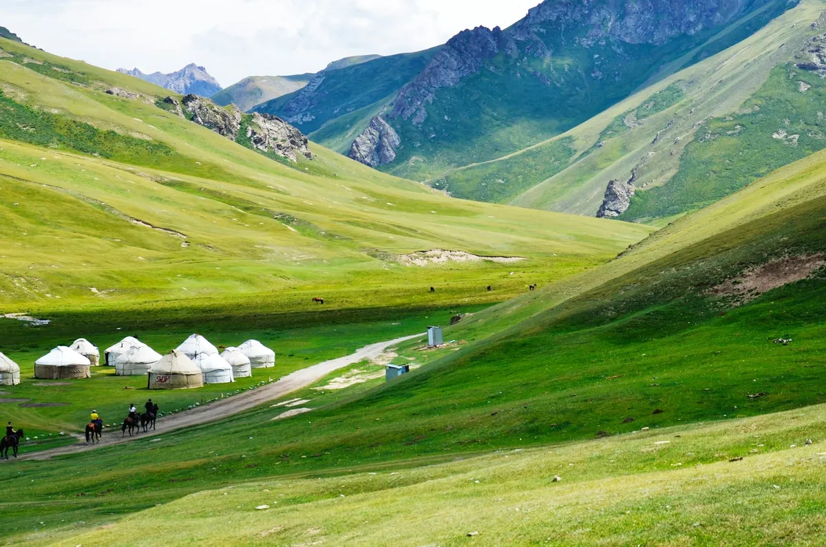 Quand partir au Kirghizistan ? Climat, saisons, altitude… le meilleur mois selon ton itinéraire
