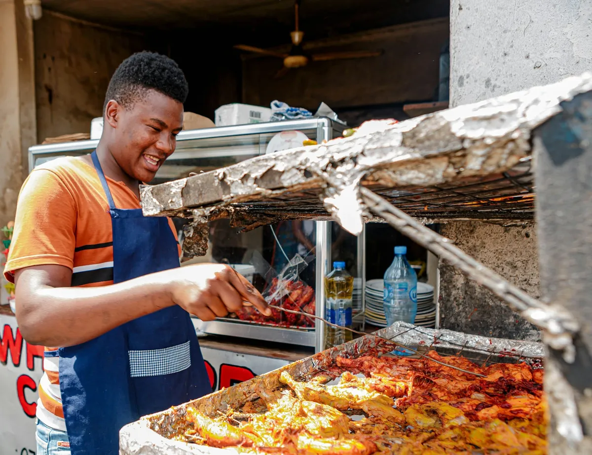 Que manger au Gabon ? 10 spécialités à goûter (poisson braisé, sauces, manioc…)