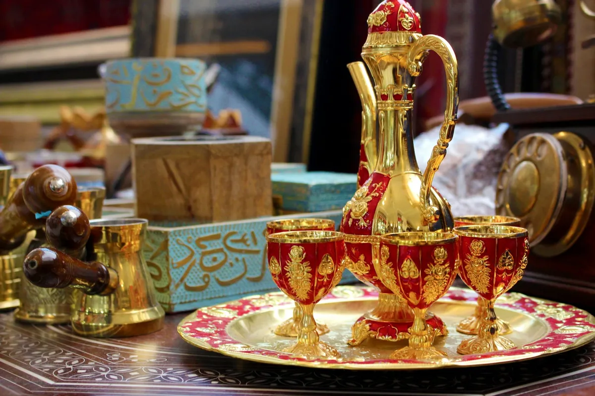 Que rapporter d’Arabie saoudite ? 10 souvenirs (dattes, oud, encens, artisanat) + infos douane