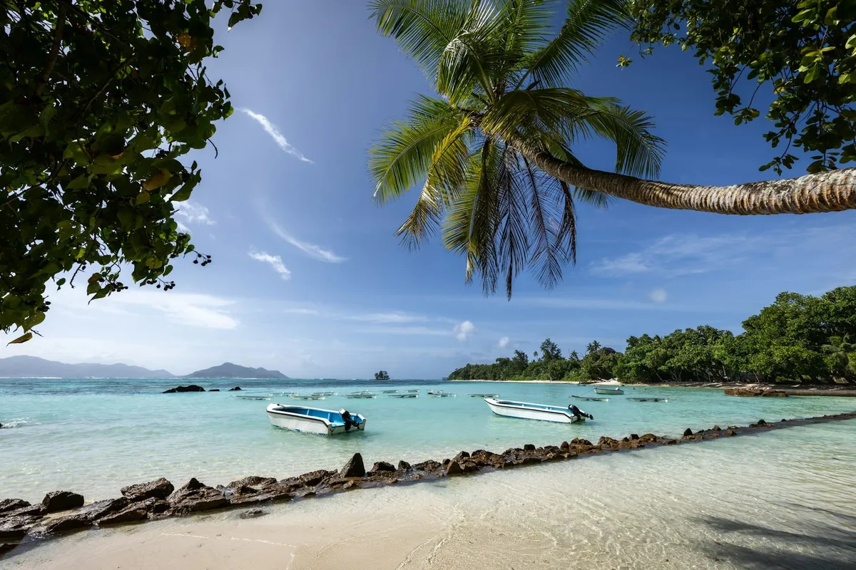 Se déplacer aux Seychelles : ferry, avion inter-îles, bus, location… guide pratique