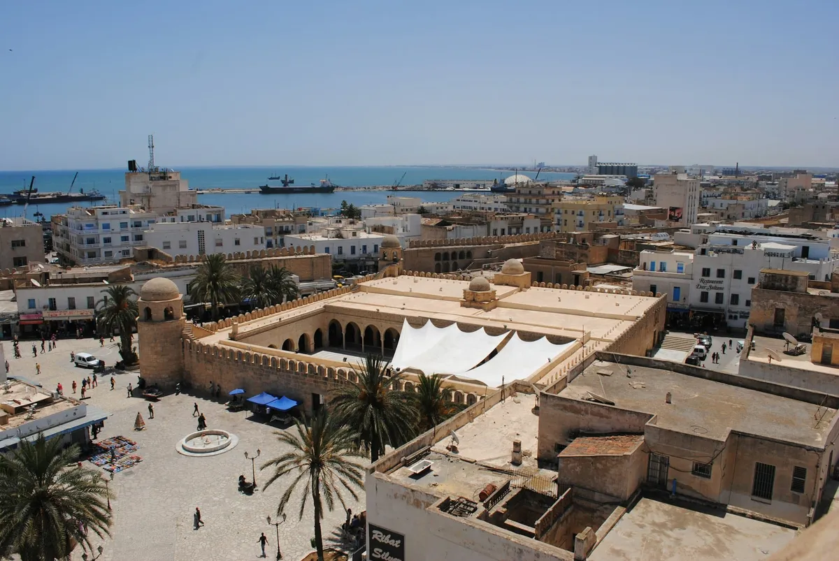 Voyage en Tunisie : budget réaliste (hôtels, transports, excursions, restos) + astuces