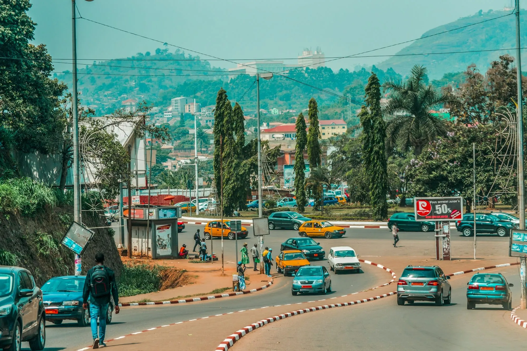 Cameroun : est-ce dangereux ? Sécurité, conseils, zones à éviter + erreurs fréquentes Image de l’article