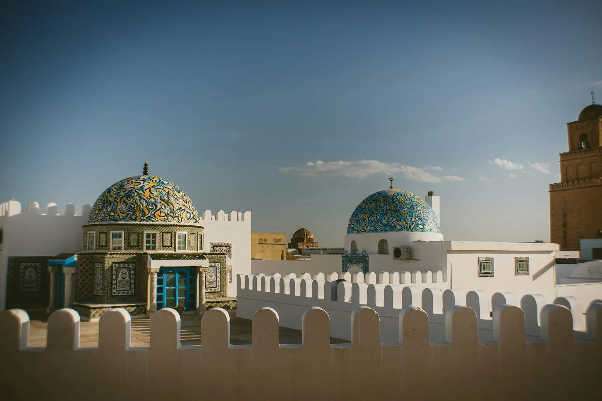 Prises électriques en Tunisie : adaptateur nécessaire ? (types de prises) Image de l’article