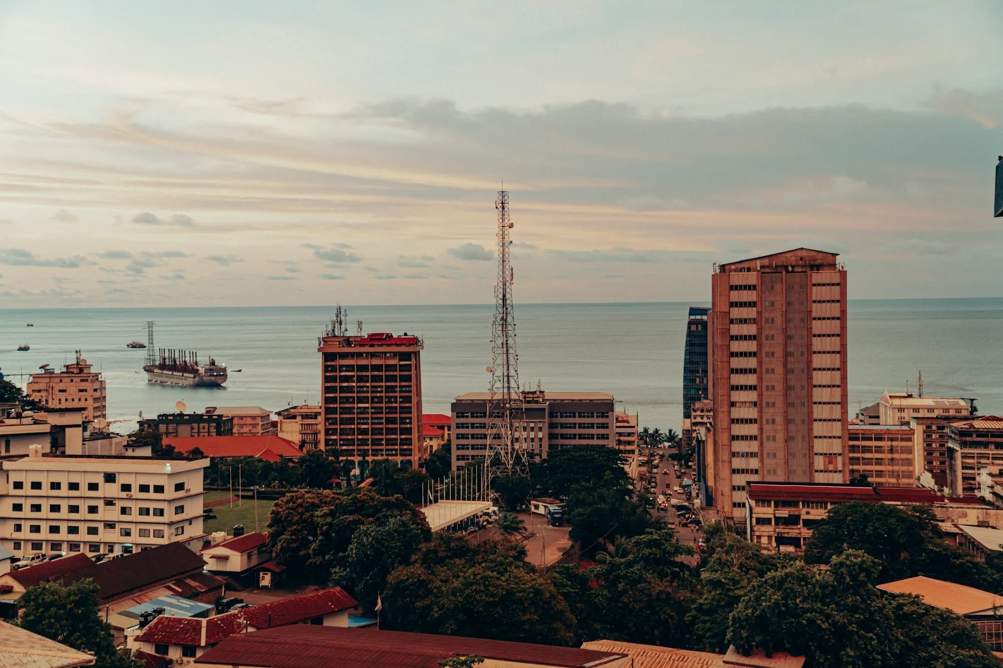 Voyage en Sierra Leone : budget réaliste (hébergements, transports, repas, activités) Image de l’article