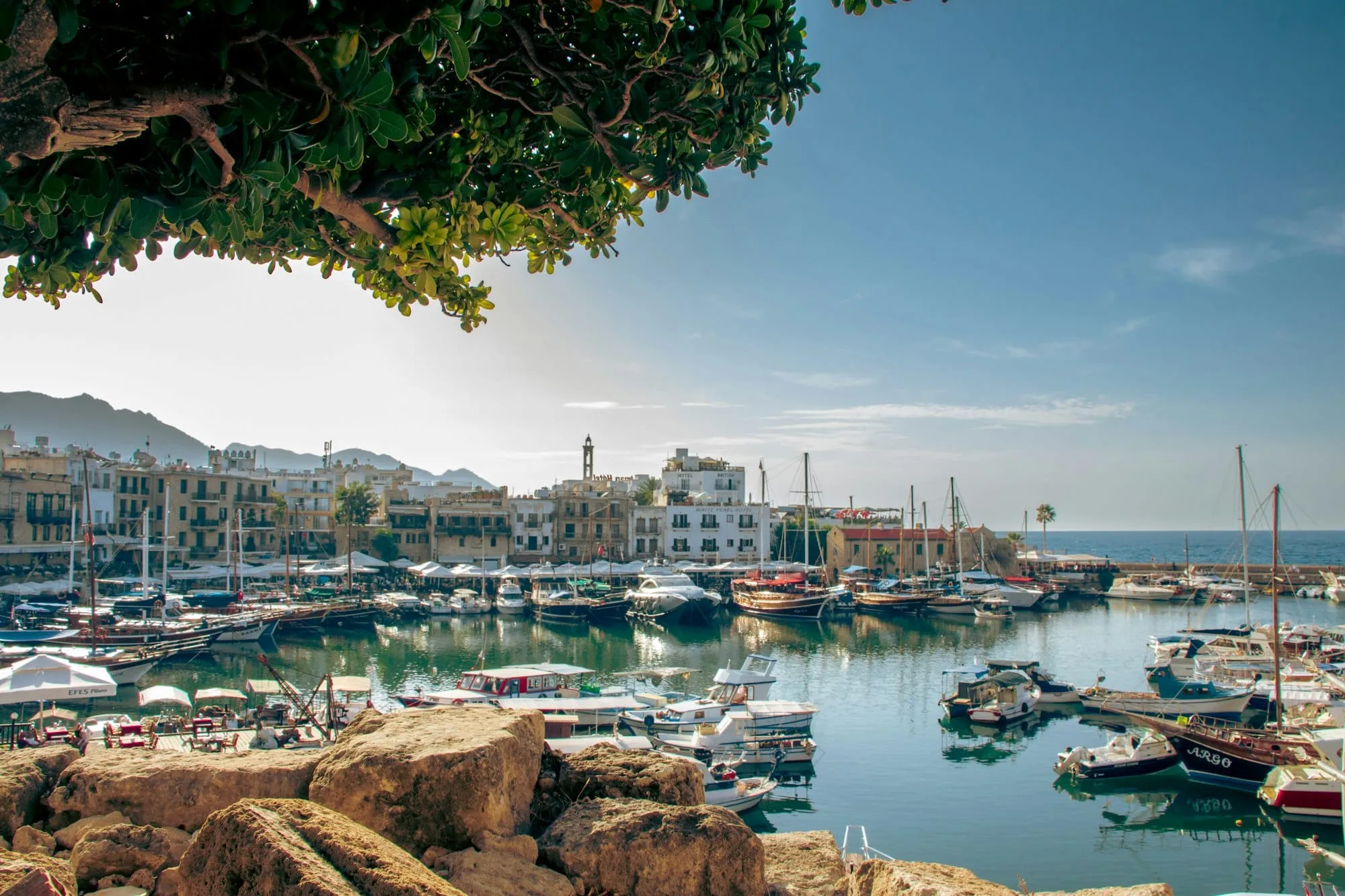 Où dormir à Chypre : meilleures zones (Ayia Napa, Paphos, Limassol…) + erreurs à éviter