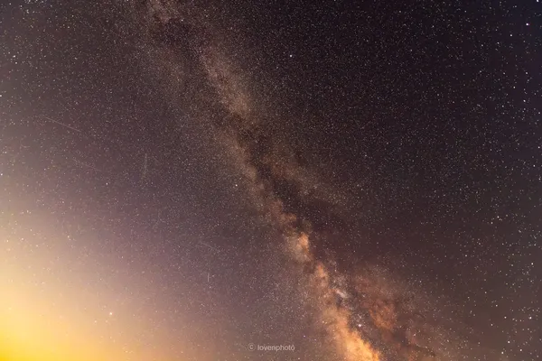 쏟아지는 밤하늘, 별