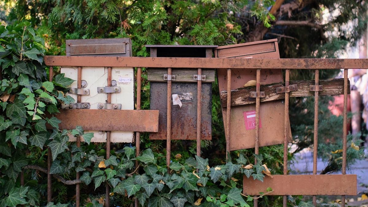 #215 –  Borítékolt botrány  | Fedezetlen gesztus | Ipari porhintés