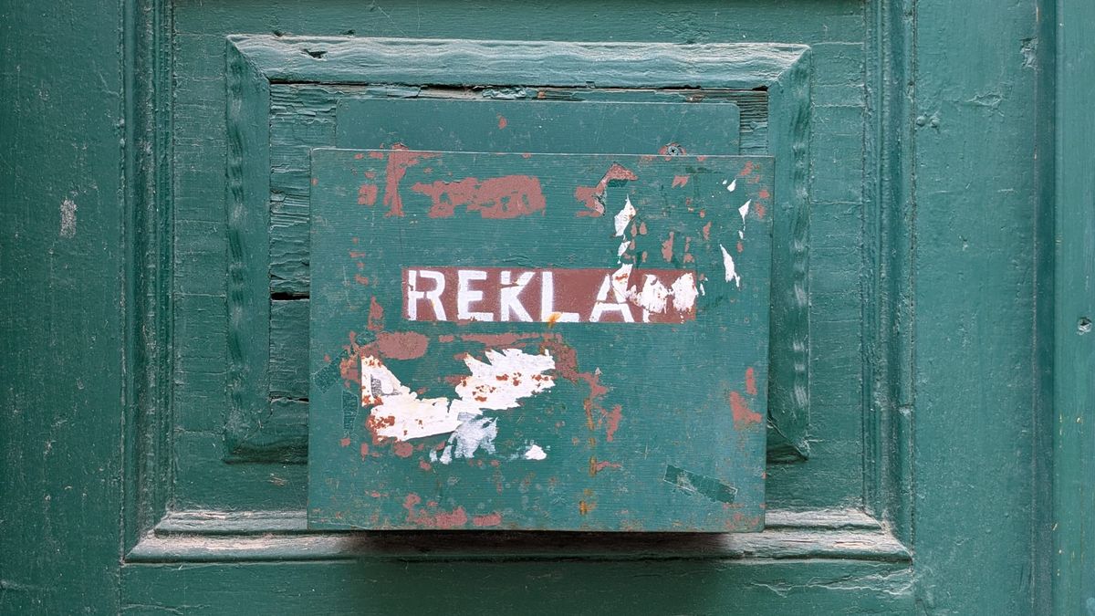 #218 – Tovább hárít | Megint hazudik | Újra kong