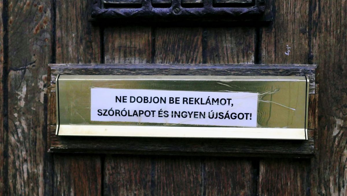 #223 – Nyomdafestéket tűrni | Menetrendet venni | Muzsikát fotózni