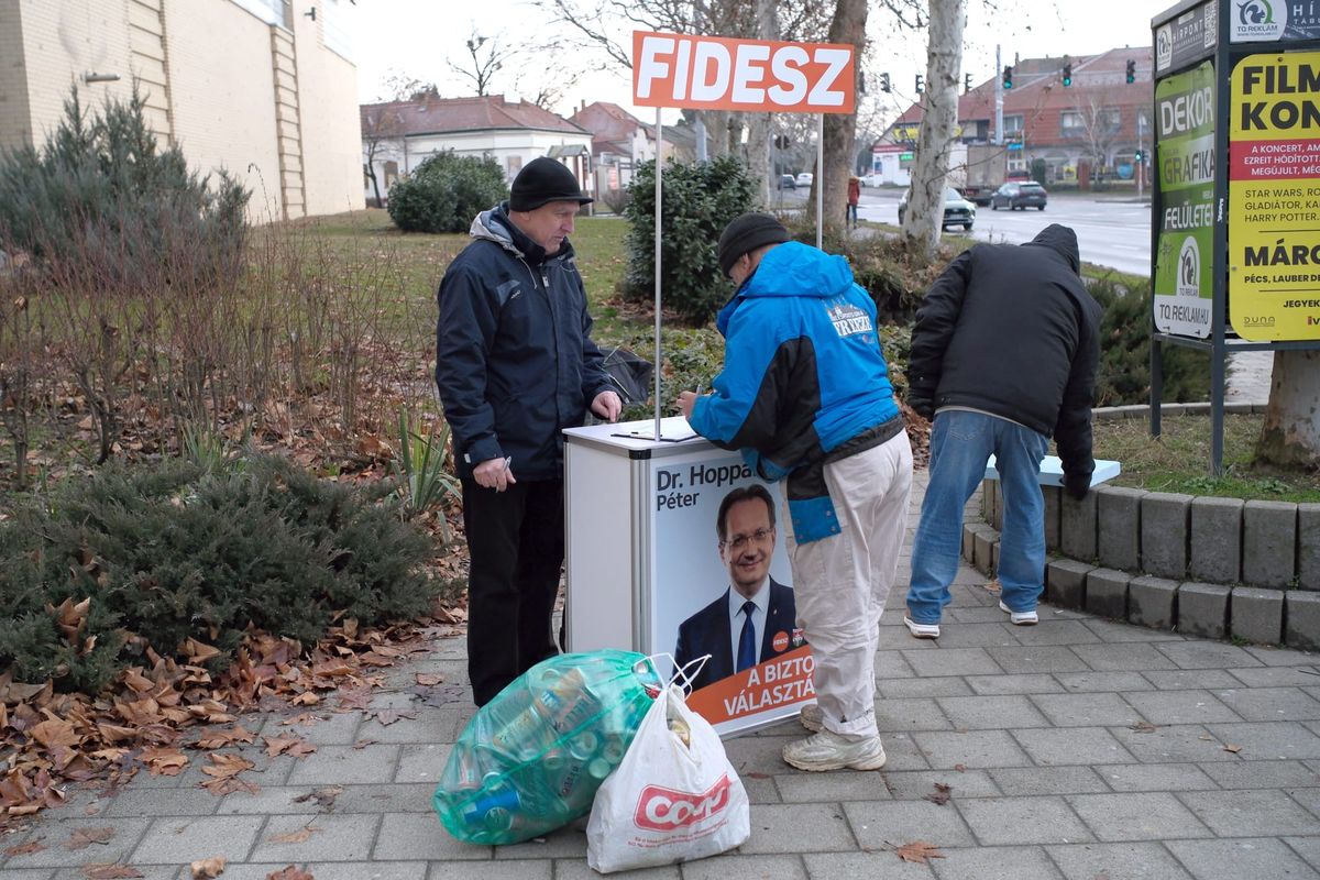 Itt nincsenek migránsok és demokrácia van vs. fenyegetnek, mert tiszás vagyok – ezt mondták a nagy pártok aktivistái, szimpatizánsai Pécsen