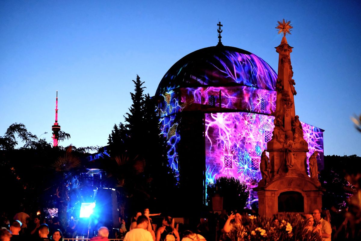 Késik a Zsolnay Örökségkezelő milliárdos állami támogatása, a nyomok Hoppál Péter felé vezetnek