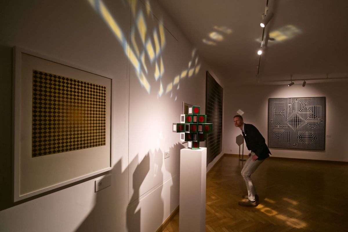 Victor Vasarely születésnapján nyitott újra az op-art mesterének állandó pécsi kiállítása