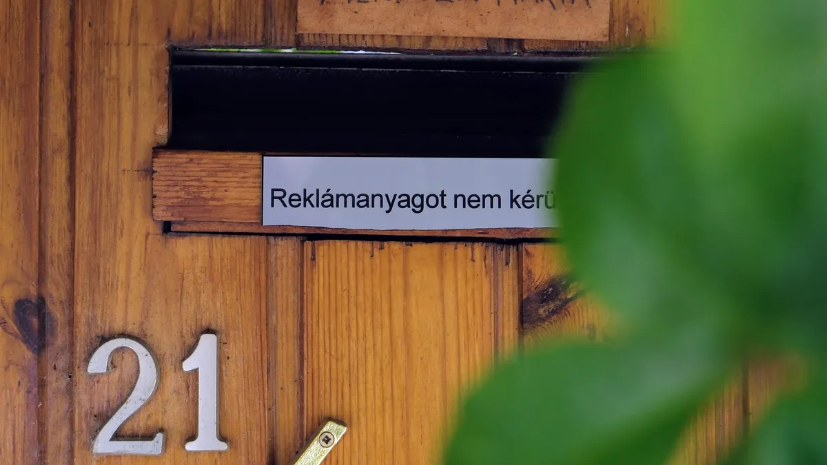 #250 – Tetemes tartozások | Szimbolikus szívatások | Furcsa feldolgozások