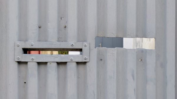 #211 – Politikusokban gazdag | Pénzben szegény | Terjedelemben közepes